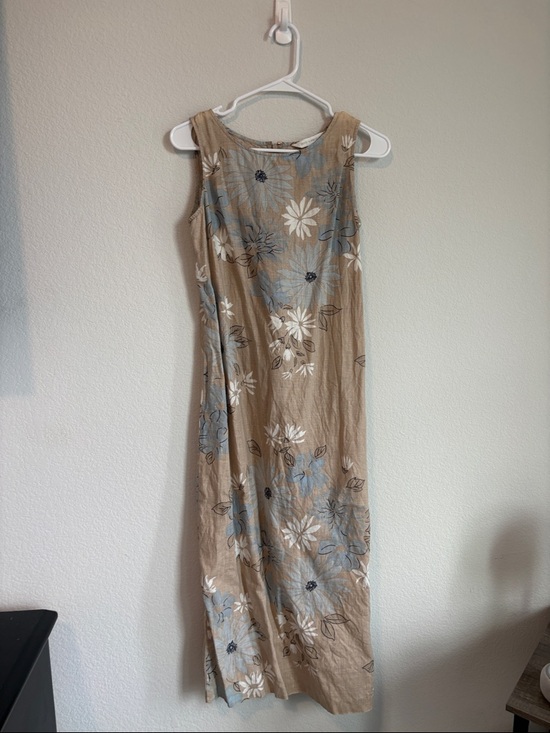 Petite Sophisticate Dresses & Skirts - Vintage Linen Sleeveless Floral Midi Dress in Tan and Light Blue